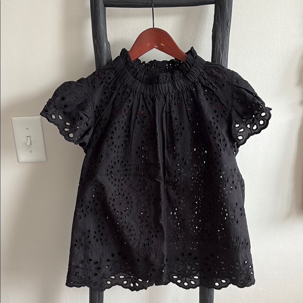 Jennifer &Grace Black Cotton Eyelet Top Sz M